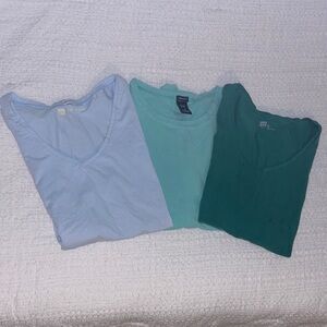 Set of Three V-Neck T-Shirts in Blue and Green